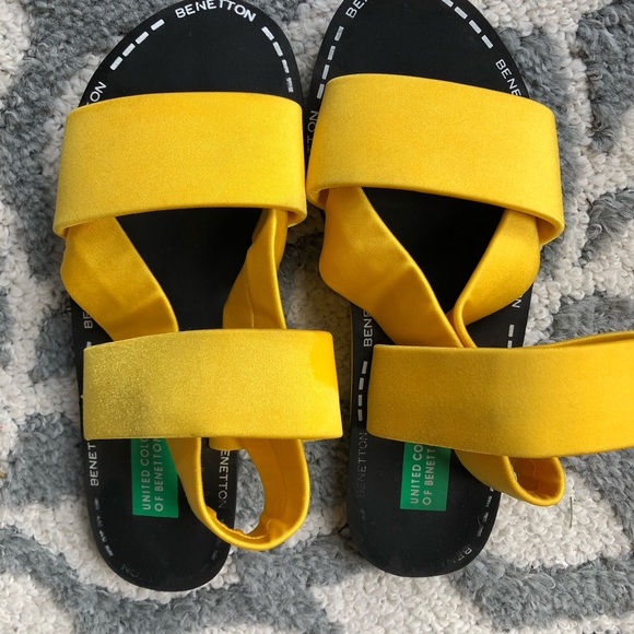 Super cute sandals 😍 - Picture 2 of 6